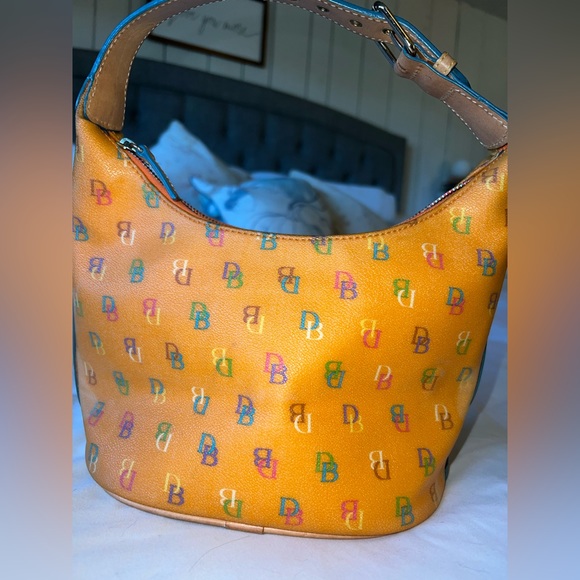 Vintage Authentic Dooney & Bourke Signature Rainbow bucket shoulder bag - Picture 3 of 13